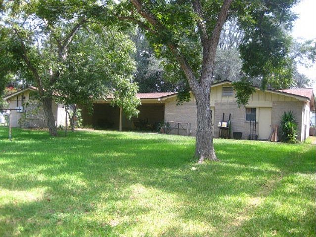 2nd image of 602 Larkspur St