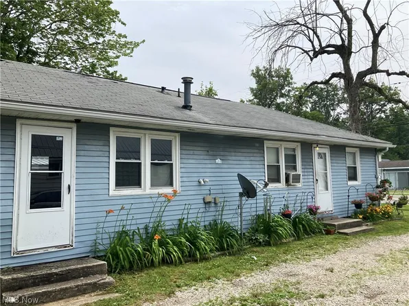 5147 New Lake Rd, Geneva, OH 44041