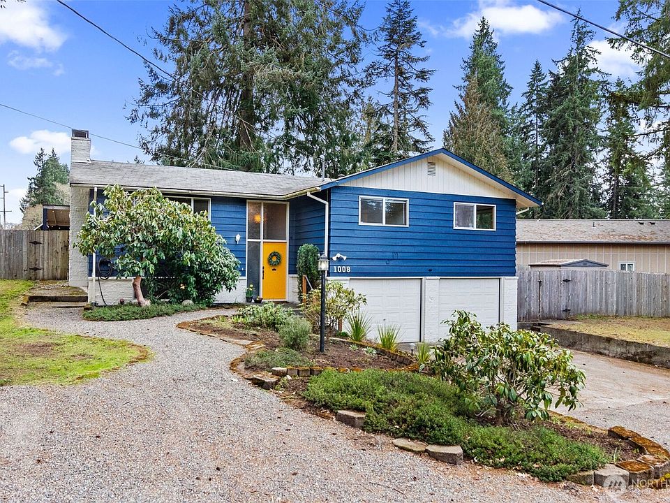 1st image of 1008 Skyridge Street SE