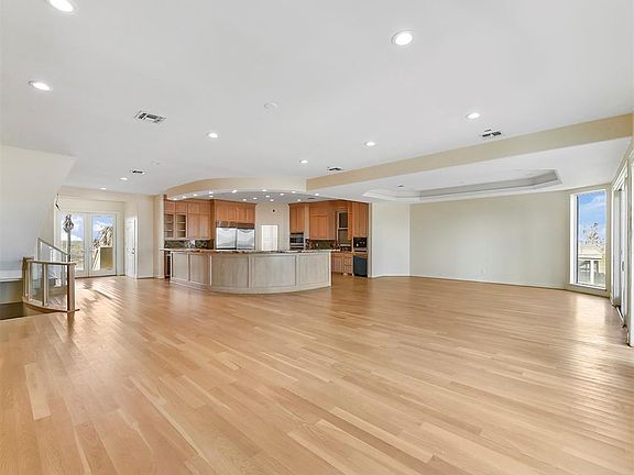 4th image of 19063 Kahala Dr E