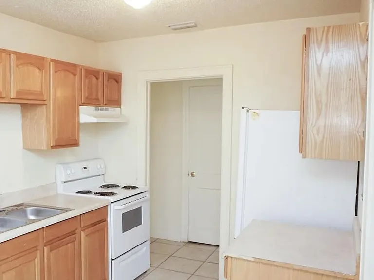 7545 Wilder Ave — Photo 4
