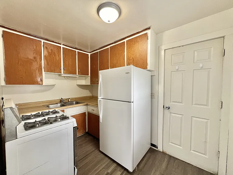 924 Copeland Ave — Photo 10