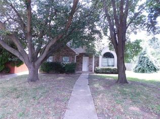 361 Sims Dr, Cedar Hill, TX 75104