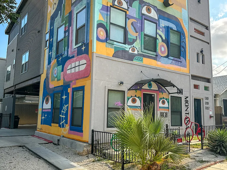 811 Montana St #1301 — Photo 1