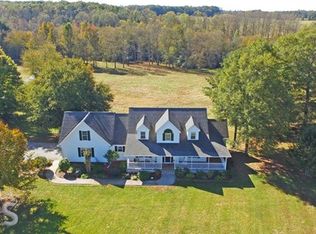 1164 E Glade Creek Rd, Clarkesville, GA 30523