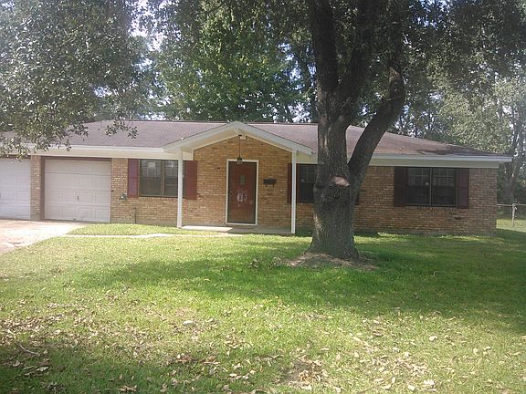 2nd image of 8630 Chateau Cir