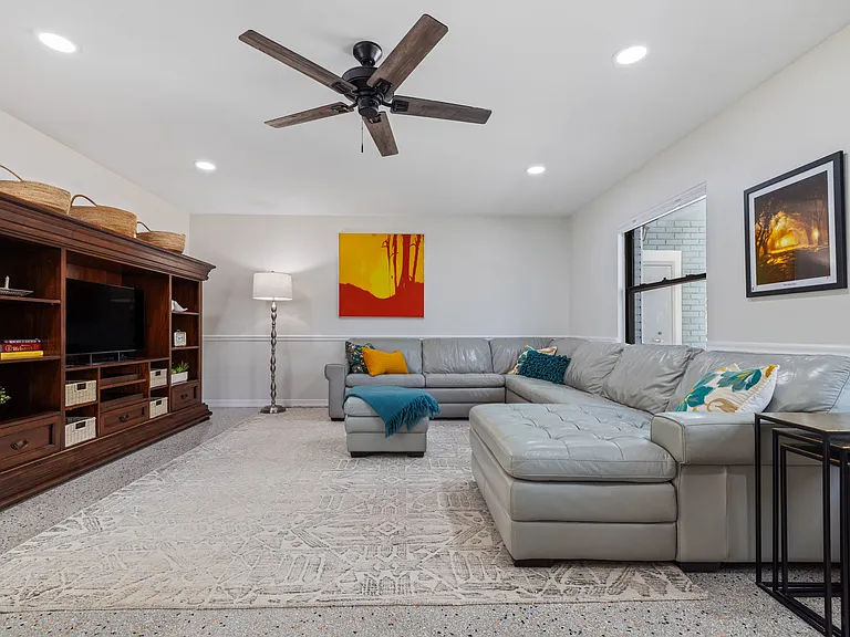 4923 Shetland Ave — Photo 5