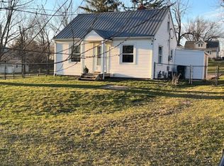 4027 Clark Rd SE, Cedar Rapids, IA 52403