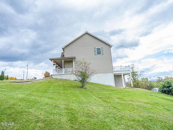 3rd image of 204 Scenic View Dr