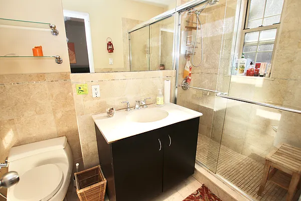 Sold by Remax City Square | media 11