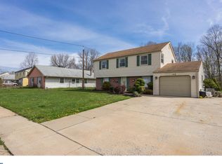 122 Millbrook Dr, Willingboro, NJ 08046