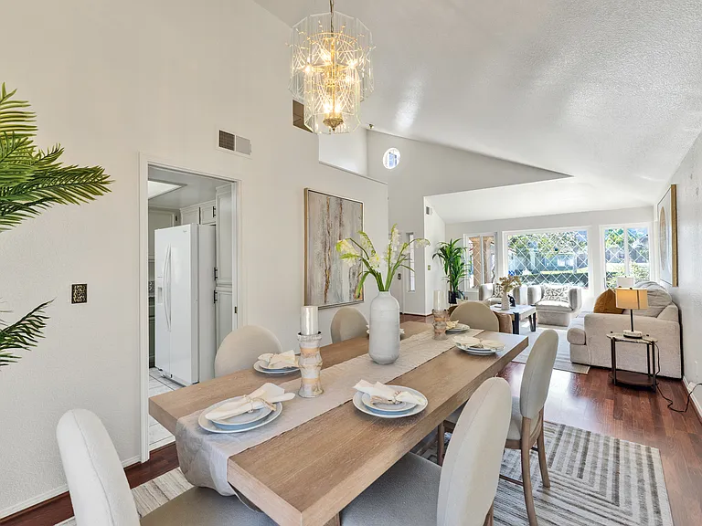 6587 Shawna Ave — Photo 6