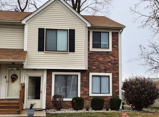 17457 Utica Oaks Ln #25, Roseville, MI