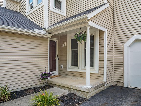 2nd image of 3872 Oakbridge Ln #24-2