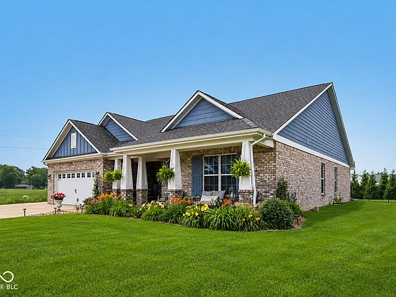 2nd image of 407 Cardinal Dr