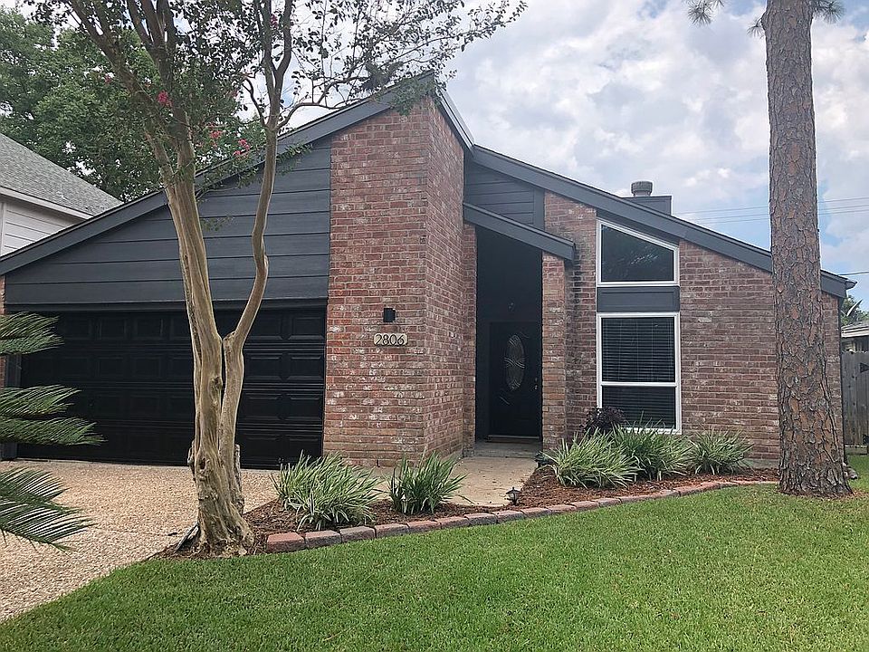 2nd image of 2806 Oak Hill Dr