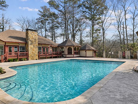 2nd image of 213 Saint Andrews Ct #213