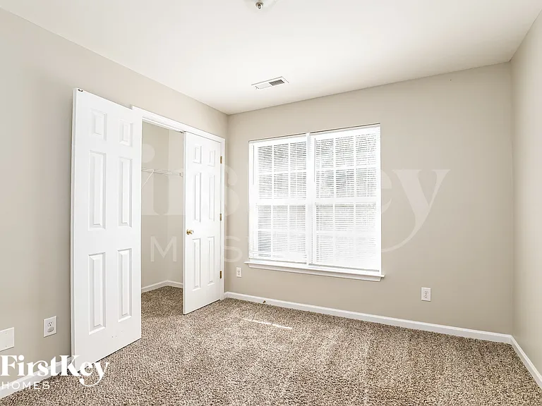 705 Hawthorn Ridge Dr — Photo 16