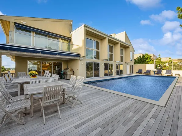 521 Dune Rd, Westhampton Beach, NY 11978