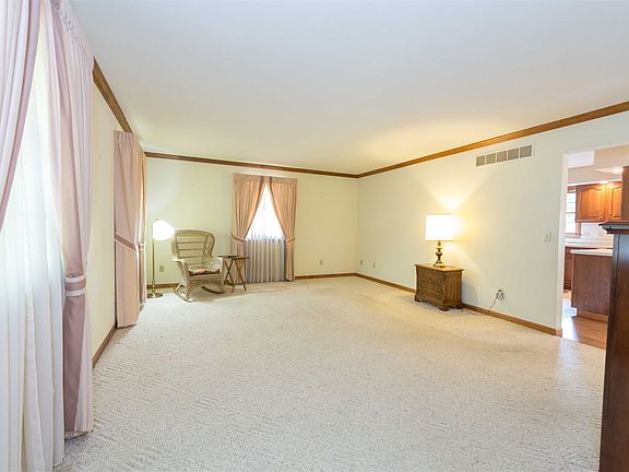 3rd image of 51520 Teasdale Ct