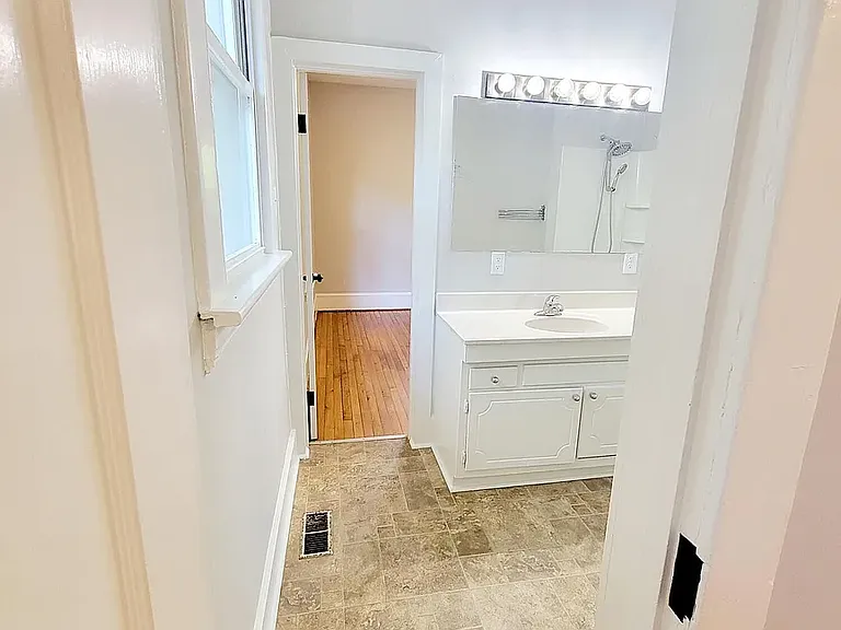 Jack and Jill Bathroom for Bedrooms 1 and 2