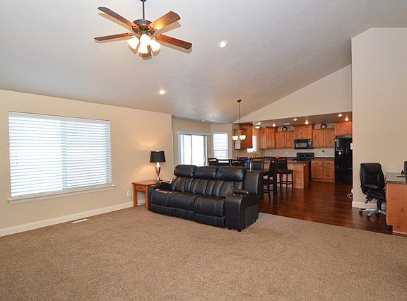 5th image of 389 Sunterra Dr