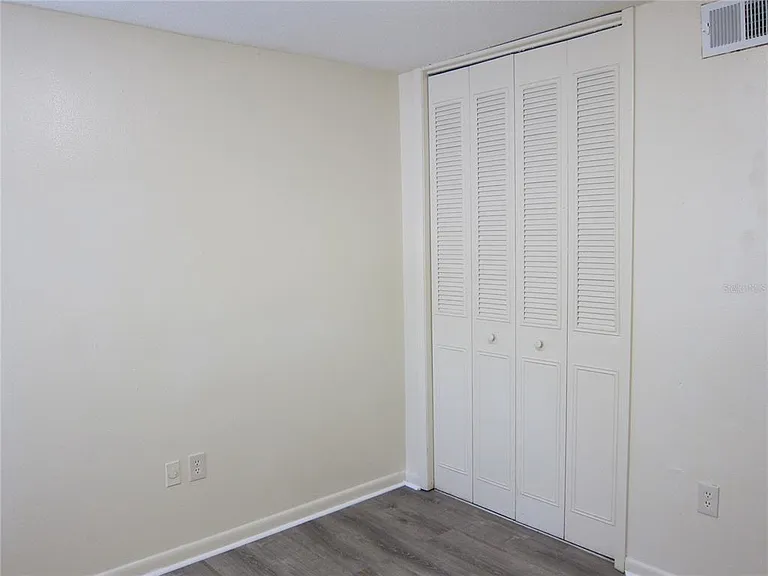 300 NW 20th Ave #6 — Photo 6
