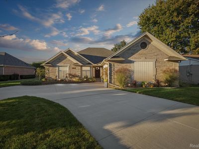 31657 N River Rd, Harrison Township, MI, 48045