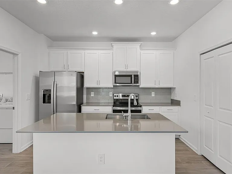 2563 Relaxing Ln — Photo 5