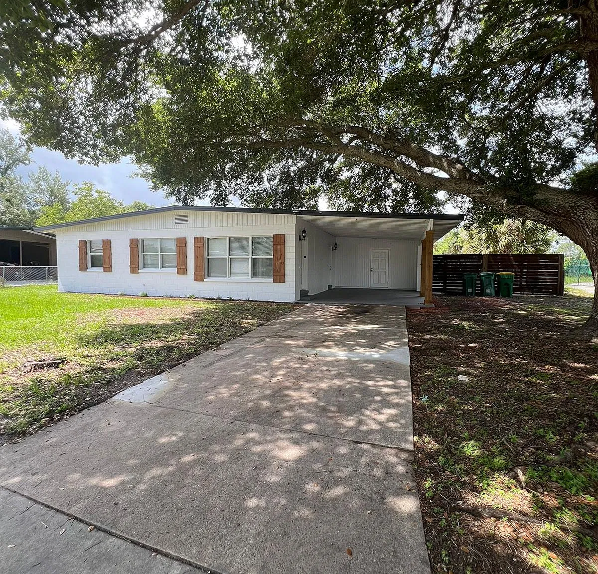 1221 Cypress Ln — Photo 1