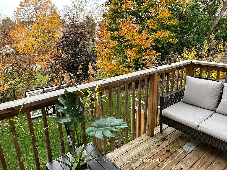 2272 Mowat Ave #42 — Photo 13
