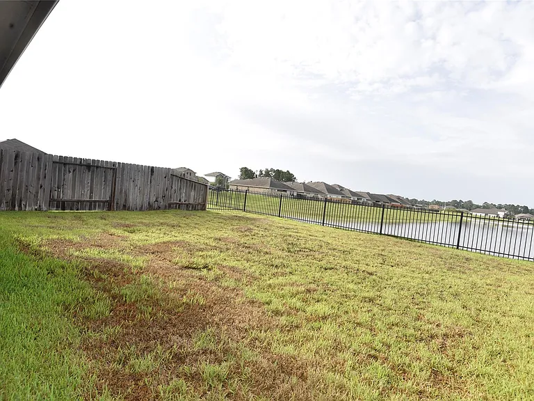 16684 Lonely Pines Dr — Photo 25