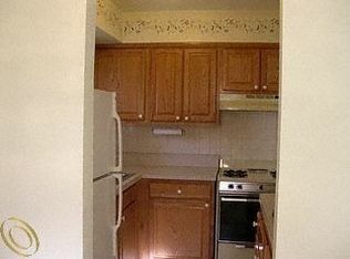 2655 Patrick Henry St, Auburn Hills, MI 48326