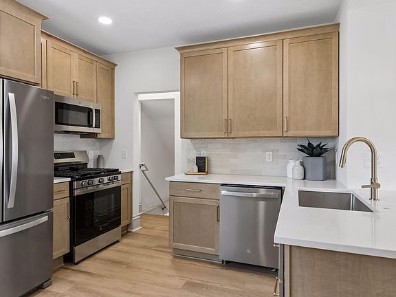 5th image of 3724 29th Ave S