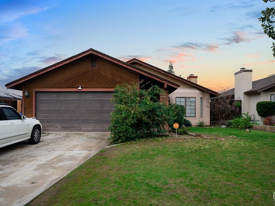 2nd image of 808 Royal Way