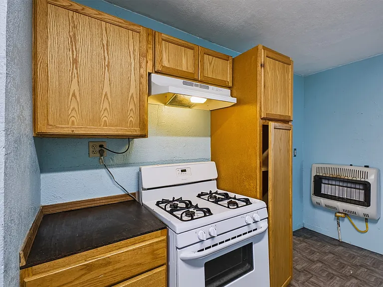 928 E Corona St — Photo 12