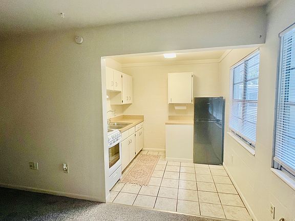 3rd image of 2901 NW 14th St #5