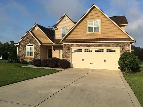 3rd image of 209 Oakridge Dr