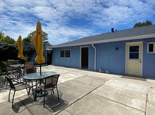 1122 Woodrow St #A, Redwood City, CA 94061