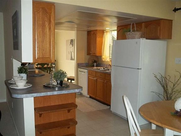 3rd image of 531 Chipplegate Dr