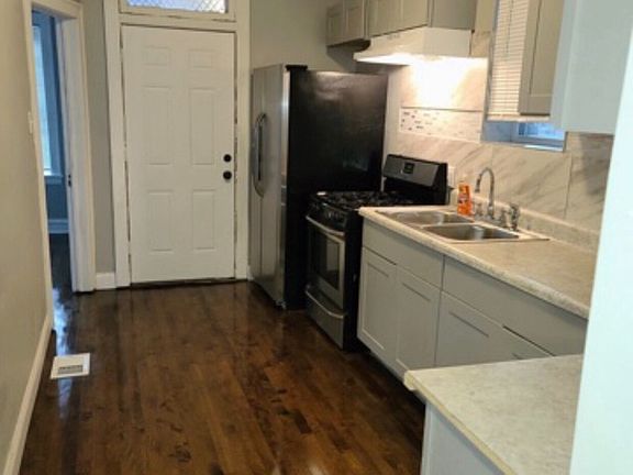 4th image of 7824 S Kingston Ave