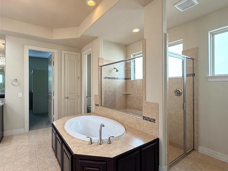 5423 Lachlan Springs Ln — Photo 18