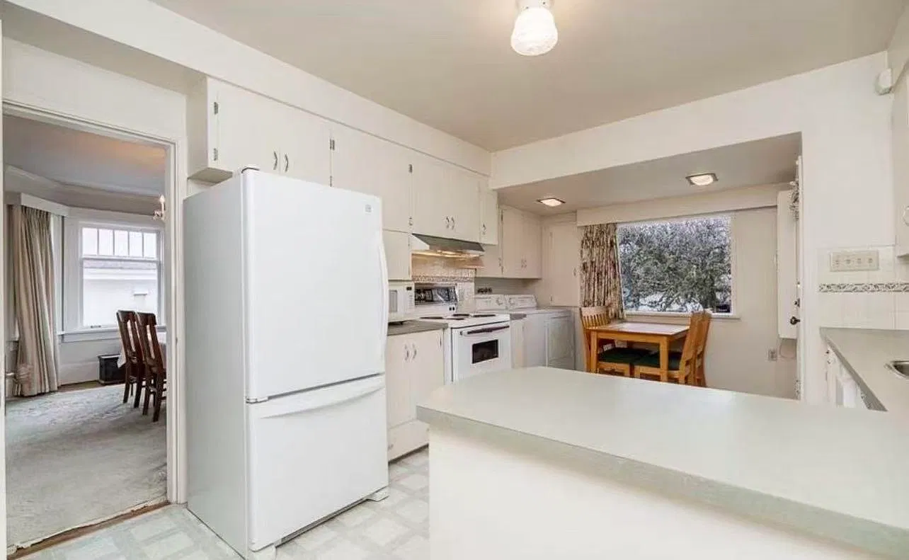 4 bed, 2073 sqft, $5,000 — Photo 3