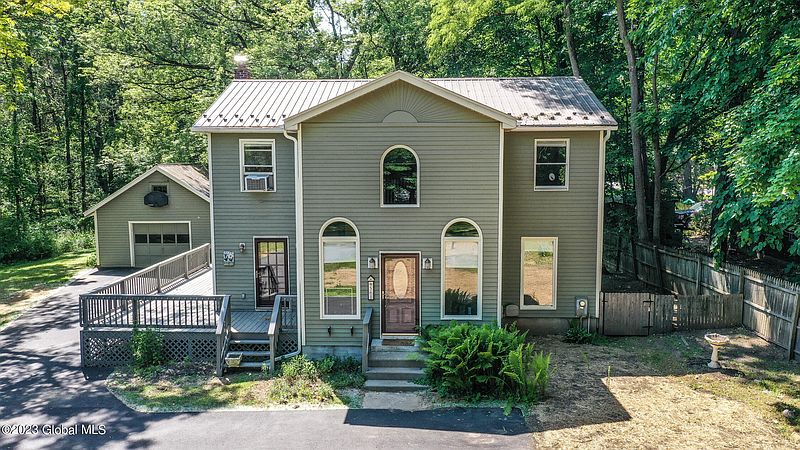 3rd image of 561 Maple Avenue