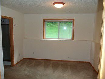 2nd image of 976 Hewitt Blvd
