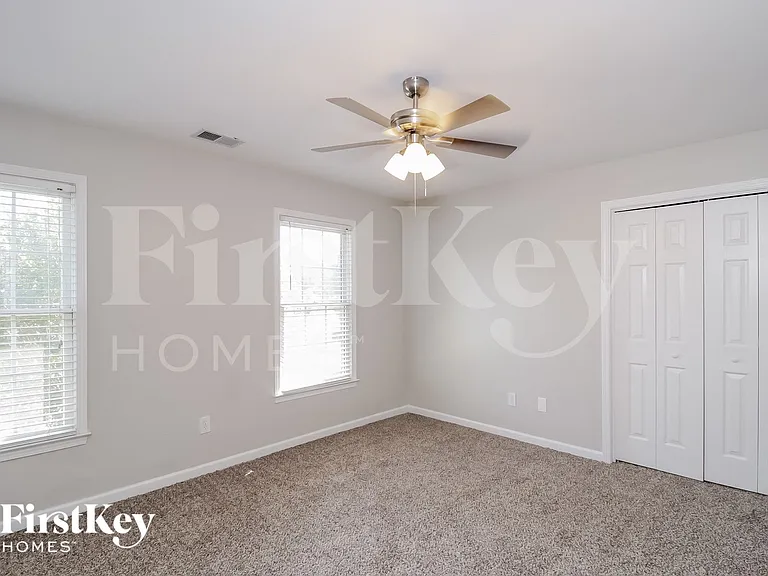 668 Hunters Trce — Photo 13