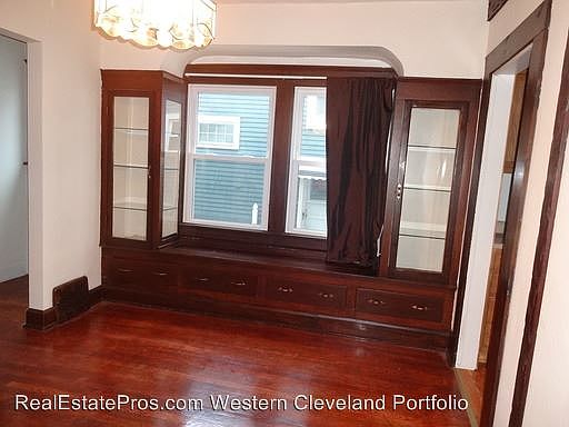 2nd image of 1662 Lincoln Ave