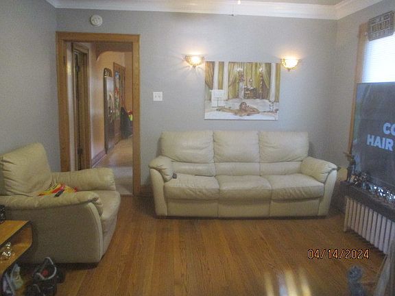 3rd image of 3827 Wenonah Ave