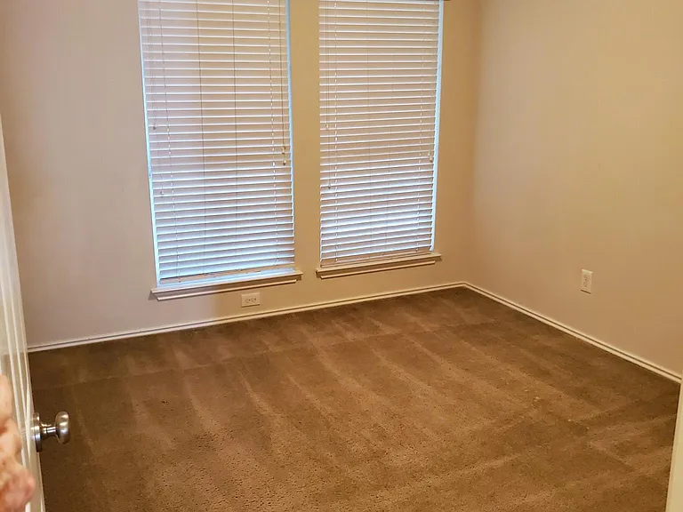 5008 Bridgewood Dr — Photo 14