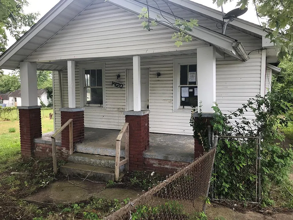 1420 4th St photo 1